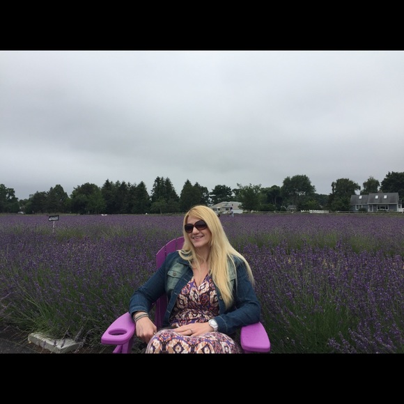 Meet your Posher, Meredith - Picture 2 of 6